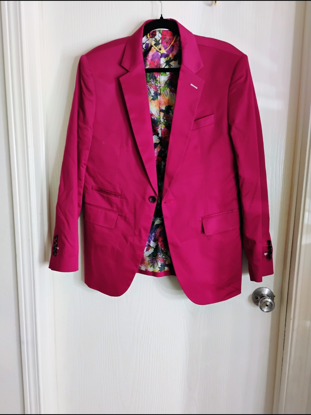 Men's Hot Pink Single-Breasted Sport Coat with Patterned Lining